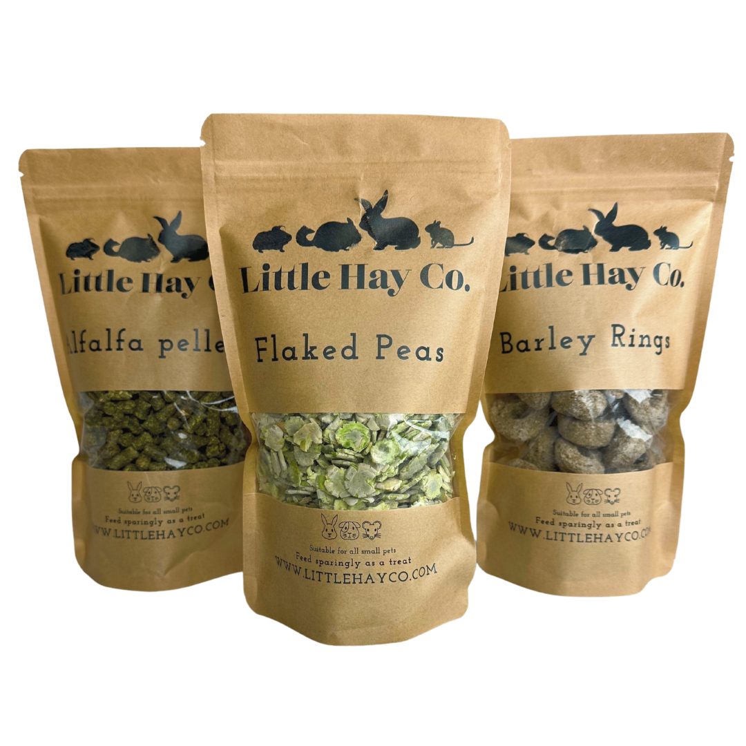 Tasty Hay and Herb Treat Bags for Small Animals